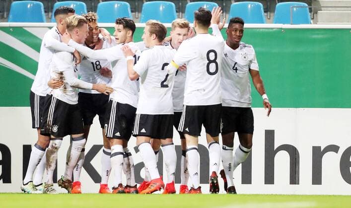Germany Italy Soccer U20 International Match Chemnitz 09 11 2017 community4you Arena Soccer U20 International Germany vs Italy Goal for Germany Torjubel scored after 1 goal scorer Sidney Friede 3 v re U20 GER Hertha BSC