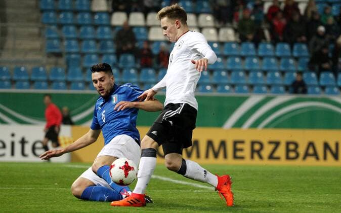 GER Internationals U20 Germany Italy 09 11 17 Chemnitz community4you Arena Stadium at the Gellertstrasse GER Season 2017 2018 U20 Germany vs Italy at the picture Johannes Eggestein Germany against Riccardo Marchizza Italy