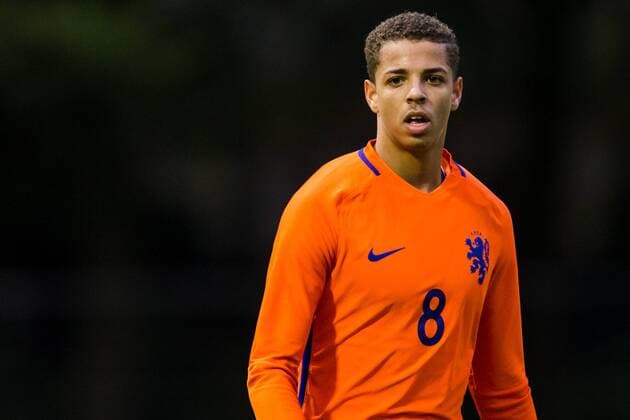 ZEIST - 09-11-2017 , voetbal , oefenwedstrijd , Campus Zeist , seizoen 2017 2018 , Nederland O19 - Italie O19 , Nederland speler Justin Lonwijk Nederland O19 - Italie O19  x1803853x