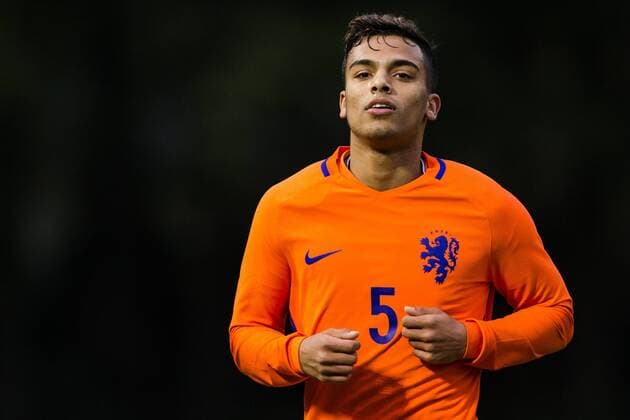 ZEIST - 09-11-2017 , voetbal , oefenwedstrijd , Campus Zeist , seizoen 2017 2018 , Nederland O19 - Italie O19 , Nederland speler Owen Wijndal Nederland O19 - Italie O19  x1803921x
