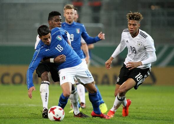 GER Internationals U20 Germany Italy 09 11 17 Chemnitz community4you Arena Stadium at Gellertstrasse GER Season 2017 2018 U20 Germany vs Italy at picture Frederic Ananou and Sidney Friede Germany against Simone Lo Faso Italy