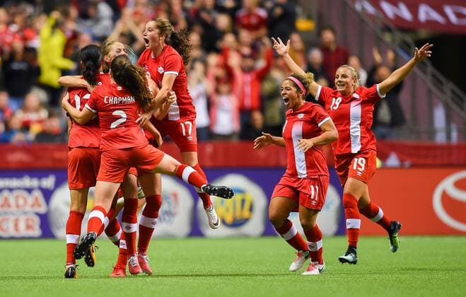 November 9, 2017 - Vancouver, Canada - Vancouver, Canada - Thursday November 09, 2017: Team Canada celebrates an Adriana Leon goal during an International Friendly Länderspiel match between the Women s National teams of the United States (USA) and Canada (CAN) at BC Place. Team Canada celebrates an Adriana Leon goal - ZUMAt139 20171109_zaa_t139_027 Copyright: xBradxSmithx