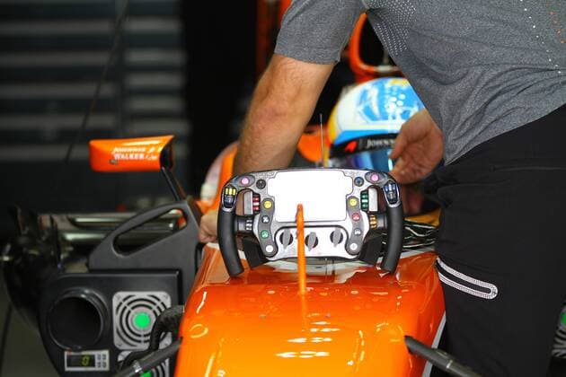 10.11.2017 - Free Practice 1, Fernando Alonso (ESP) McLaren MCL32 Brazilian Grand Prix, Sao Paulo, Interlagos 9 - 12 November 2017 10.11.2017 - Free Practice 1, Fernando Alonso (ESP) McLaren MCL32 