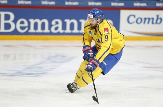 Eishockey, Karjala Cup, Kanada - Schweden 171110, Ishockey, Karjala Cup, Kanada - Sverige: Robert Nilsson 9, Sweden during their Ice hockey Eishockey Karjala tournament Canada - Sweden match in Hartwall Arena 10. November 2017 in Helsinki, Finland. (Newspix24 Tomi Hänninen) © Bildbyran - COP 211 - SWEDEN ONLY  Copyright: TomixHänninen BB171110BB507