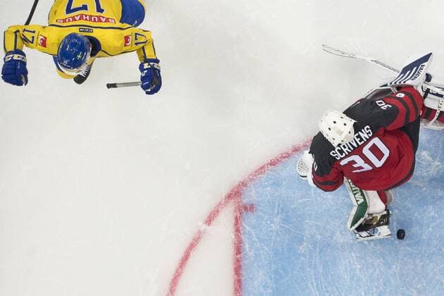 Eishockey, Karjala Cup, Kanada - Schweden 171110, Ishockey, Karjala Cup, Kanada - Sverige: Pär Lindholm 17, Sweden scores 0-1, Ben Scrievens 30, Canada during their Icehockey Karjala tournament Canada vs. Sweden match in Hartwall Arena 10. November 2017 in Helsinki, Finland. (Newspix24 Tomi Hänninen) © Bildbyran - COP 211 - SWEDEN ONLY  Copyright: TomixHänninen BB171110BB779