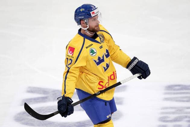 Eishockey, Karjala Cup, Kanada - Schweden 171110, Ishockey, Karjala Cup, Kanada - Sverige: Fredrik Pettersson 12, Sweden during their Icehockey Karjala tournament Canada -Sweden match in Hartwall Arena 10. November 2017 in Helsinki, Finland.(Newspix24 Matti Matikainen) © Bildbyran - COP 211 - SWEDEN ONLY  Copyright: MattixMatikainen BB171110BB798