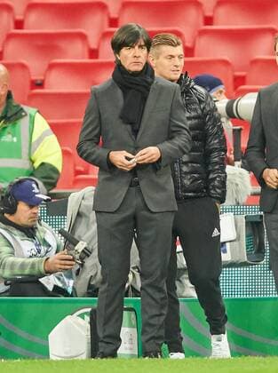 DFB national coach Joachim Jogi LOEW LOW Toni KROOS DFB 8 ENGLAND GERMANY friendly match friendly match German national football team DFB on 10 11 2017 in W e m b l e y S t a d i o n London United Kingdom