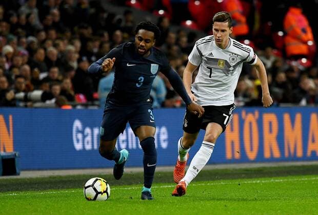 10 11 2017 xfux Football Laender match Friendly match England Germany emspor v Danny Rose England Julian Draxler German national football team DFB London