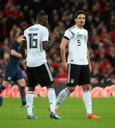 Football Mens Season 2017 2018 Test match in London England Germany v l Antonio Rüdiger Germany Mats Hummels Germany 10 11 2017 Copyright: xMichaelxHundtx xMatthiasxKochx