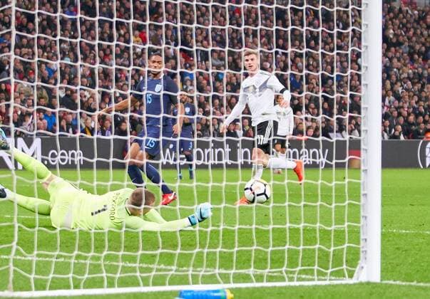 Timo WERNER 11 DFB Shot on goal scores on goal pulls off shotgun free kick ENGLAND GERMANY friendly match friendly match German National Football Team DFB on 10 11 2017 in W e m b l e y S t a d i o n London United Kingdom