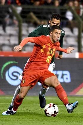 Fußball, Belgien - Mexiko Belgium s Eden Hazard and Mexico s Diego Reyes pictured in action during a friendly soccer game between Belgian national team Nationalteam Red Devils and Mexico, Friday 10 November 2017, in Brugge. DIRKxWAEM  x05198058x