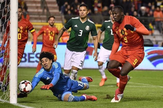 Mexico s goalkeeper Guillermo Ochoa (L) pictured as Belgium s Romelu Lukaku (R) scores the 2-1 goal during a friendly soccer game between Belgian national team Nationalteam Red Devils and Mexico, Friday 10 November 2017, in Brugge. DIRKxWAEM  x05198072x