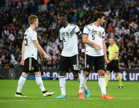 Soccer Mens Season 2017 2018 Test match in London England Germany v l Marcel Halstenberg Germany Antonio Rüdiger Germany Mats Hummels Germany 10 11 2017 Copyright: xMichaelxHundtx xMatthiasxKochx