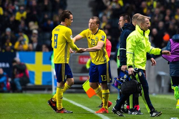 Fußball, WM Playoffs, Schweden - Italien 171110 Byte mellan Sveriges Albin Ekdal och Jakob Johansson under fotbollsmatchen i VM-kvalets play-off mellan Sverige och Italien den 10 november 2017 i Stockholm.  Copyright: LUDVIGxTHUNMAN BB171110LT070