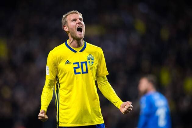 Fußball, WM Playoffs, Schweden - Italien Fußball, WM Playoffs, Schweden - Italien 171110 Sveriges Ola Toivonen jublar efter 1-0 av Jakob Johansson, ej i bild, under fotbollsmatchen i VM-kvalets play-off mellan Sverige och Italien den 10 november 2017 i Stockholm.  Copyright: CARLxSANDIN BB171110CS033