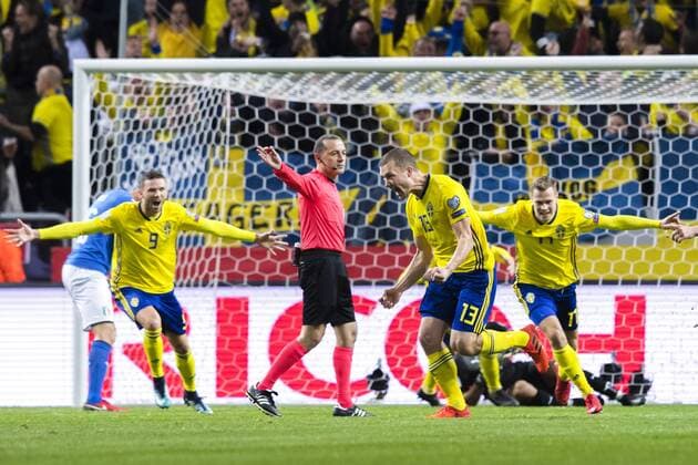 Fußball, WM Playoffs, Schweden - Italien 171110 Sveriges Jakob Johansson jublar efter 1-0 under fotbollsmatchen i VM-kvalets play-off mellan Sverige och Italien den 10 november 2017 i Stockholm.  Copyright: LUDVIGxTHUNMAN BB171110LT079