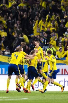 Fußball, WM Playoffs, Schweden - Italien 171110 Sveriges spelare jublar efter 1-0 av Jakob Johansson under fotbollsmatchen i VM-kvalets play-off mellan Sverige och Italien den 10 november 2017 i Stockholm.  Copyright: LUDVIGxTHUNMAN BB171110LT081
