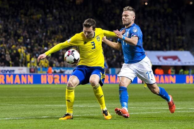 Fußball, WM Playoffs, Schweden - Italien 171110 Sveriges Victor Nilsson Lindelöf och Italiens Ciro Immobile under fotbollsmatchen i VM-kvalets play-off mellan Sverige och Italien den 10 november 2017 i Stockholm.  Copyright: LUDVIGxTHUNMAN BB171110LT090
