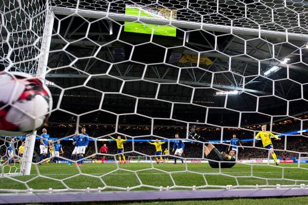 Fußball, WM Playoffs, Schweden - Italien 171110 Sveriges Jakob Johansson (ej i bild) gör 1-0 under fotbollsmatchen i VM-kvalets play-off mellan Sverige och Italien den 10 november 2017 i Stockholm.  Copyright: CARLxSANDIN BB171110CS048