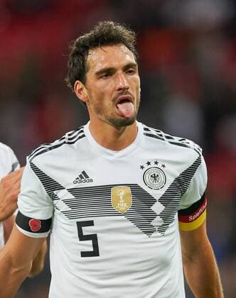 Mats HUMMELS DFB 5 emotions disappointed disappointment frustration frustrated grief sad desperate desperation sticking tongue out tongue out emotion emotions reaction anger angry scream rage action ENGLAND GERMANY friendly match friendly match German National Football Team DFB on 10 11 2017 in the W e m b l e y S t a d i o n London United Kingdom