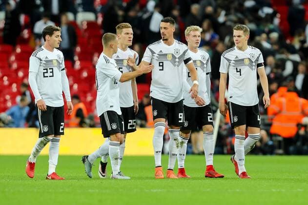 London England 10 11 2017 Laenderspiel England Germany Sebastian Rudy GER Joshua Kimmich GER Marcel Halstenberg GER Sandro Wagner GER Julian Brandt GER Matthias Ginter GER disappointed disappointment DeFodi048