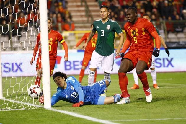 Guillermo Ochoa goalkeeper of Mexico - Romelu Lukaku forward of Belgium scores and celebrates FOOTBALL : Belgique vs Mexique - Amical - Bruxelles - 10 11 2017 PhotoNews Panoramic  775065357