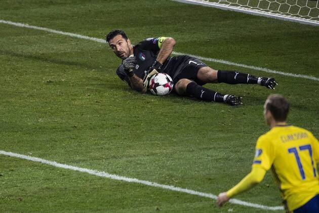 Fußball, WM Playoffs, Schweden - Italien 171110 Italiens malvakt Gianluigi Buffon under fotbollsmatchen i VM-kvalets play-off mellan Sverige och Italien den 10 november 2017 i Stockholm.  Copyright: JOHANNAxLUNDBERG BB171110JL057