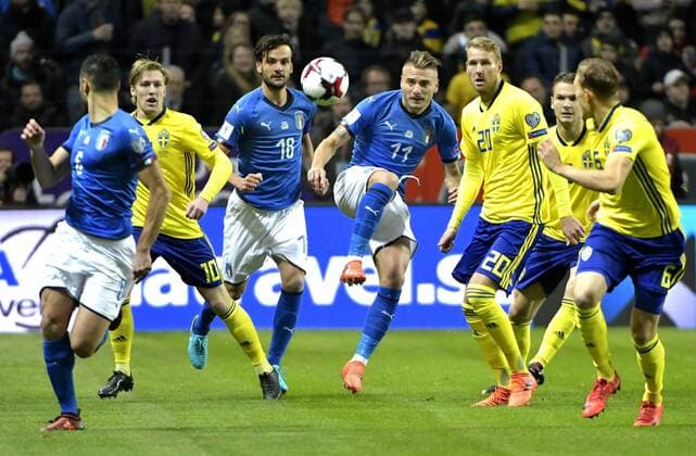 Fußball, WM Playoffs, Schweden - Italien Sweden Stockholm 2017-11-10 SWEDEN vs ITALY World Cup - Playoffs 2017 Victor Lindelöf(SWE) Immobile(ITA) PHOTO BOBBO LAUHAGE KOD 0300003 COPYRIGHT KAMERAPRESS.SE KP0300003 