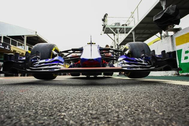 Dia de treino classificatório para GP F1 SÃO PAULO, SP - 11.11.2017: DIA DE TREINO CLASSIFICATÓRIO PARA GP F1 - In the photo detail of the car of the pilot of the Scuderia Toro Rosso, Pierre Gasly. Classifying training day on Saturday (11), for the Brazilian Formula 1 Grand Prix, which will take place on Sunday (12) at the José Carlos Pace racetrack in Interlagos. (Photo: Aloisio Mauricio Fotoarena) x1424874x  AloisioxMauricio