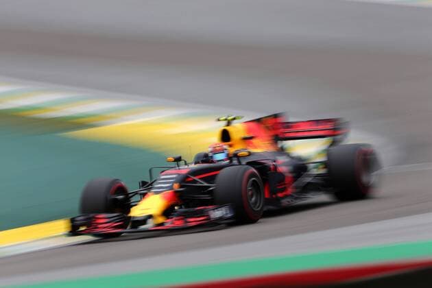 11.11.2017 - Qualifying, Max Verstappen (NED) Red Bull Racing RB13 Brazilian Grand Prix, Sao Paulo, Interlagos 9 - 12 November 2017 11.11.2017 - Qualifying, Max Verstappen (NED) Red Bull Racing RB13 