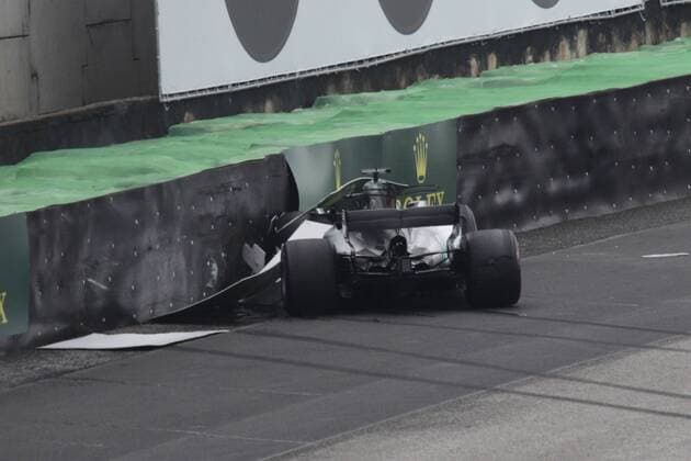 Jornada de clasificación del Gran Premio de Brasil en el circuito de Interlagos. En la imagen, Lewis Hamilton.Grand Prix of Brazil qualifying round at Interlagos circuit. In this picture, Lewis Hamilton.  RV RACING PRESS