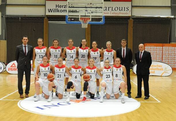 Team Germany back row from left Patrick Unger Co coach Germany Svenja Greunke BC pharmaserv Marburg GER 13 Anne Zipser AXSE BasCats USC Heidelberg GER 15 Sonja Greinacher Wisla Krakow Poland GER 14 Nadjeschda Ilmberger TV Saarlouis Royals GER 20 Stefanie Grigoleit TK Hannover GER 29 Marie Bertholdt BC pharmaserv Marburg GER 4 Marc Hahnemann Co Manager Germany Hermann Paar Manager Germany front from left to right Stephanie Wagner BC pharmaserv Marburg GER 10 Svenja Brunckhorst Cavigal Nice Basket 06 France GER 21 Paulina Koerner Photo BC Winterthur Switzerland GER 6 Alexandra Wilke BC pharmaserv Marburg GER 3 Levke Brodersen TV Saarlouis Royals GER 23 Finja Schaake BC pharmaserv Marburg GER 8 in the match Germany vs Czech Republic Basketball EC Qualification 11 11 17 Saarlouis Copyright: xPeterxFranzx Eibner-Pressefotox EP_pfz