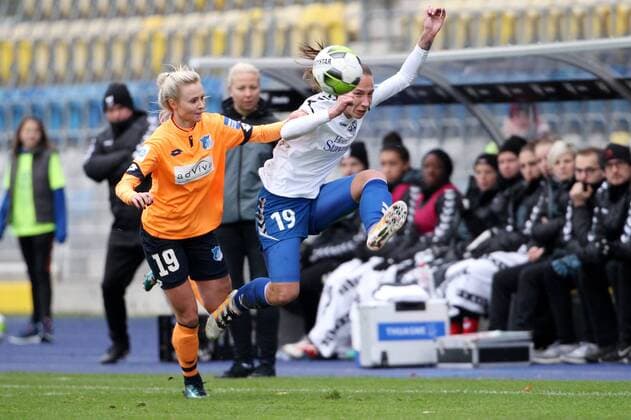 GER 1 Bundesliga Women FF USV Jena vs TSG Hoffenheim 12 11 17 Jena Ernst Abbe Sportfeld GER Allianz Women Bundesliga 1 Bundesliga Women Season 2017 2018 08 Round FF FF JV vs TSG Hoffenheim in the picture Sandra Zigic Jena against Judith Steinert Hoffenheim