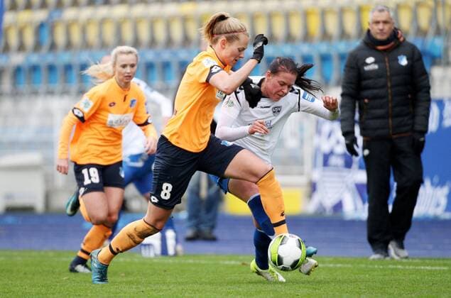 GER 1 Bundesliga Women FF USV Jena vs TSG Hoffenheim 12 11 17 Jena Ernst Abbe Sportfeld GER Allianz Women Bundesliga 1 Bundesliga Women Season 2017 2018 08 Round FF FF JV vs TSG Hoffenheim in the picture Lisa Seiler Jena against Maximiliane Rall Hoffenheim
