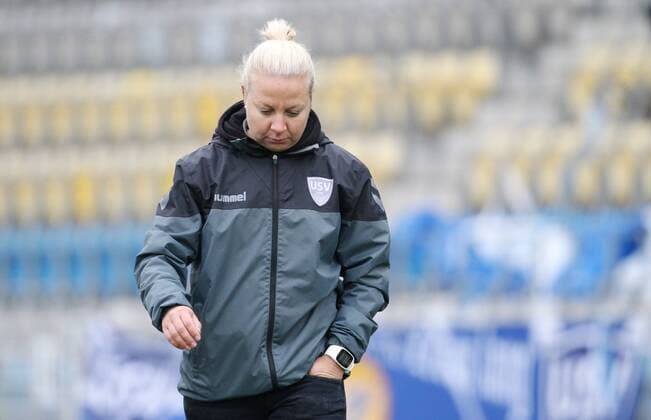 GER 1 Bundesliga Women FF USV Jena vs TSG Hoffenheim 12 11 17 Jena Ernst Abbe Sportfeld GER Allianz Women Bundesliga 1 Bundesliga Women Season 2017 2018 08 Round FF FF JV vs TSG Hoffenheim im Bild Coach Katja Greulich Jena