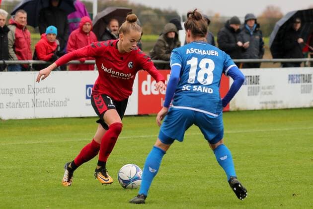 Giulia Gwinn Freiburg 7 Verena Aschauer Sand 18 Action Action Game Scene Soccer Allianz Women Bundesliga SC Sand SC Freiburg xozx