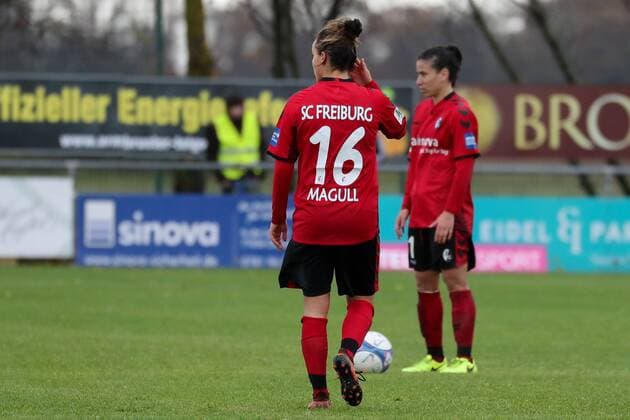 Lina Maria Magull Freiburg 16 Hasret Kayikci Freiburg 11 disappointed looking disappointment frustration disappointed pessimistic football Allianz Women Bundesliga SC Sand SC Freiburg xozx