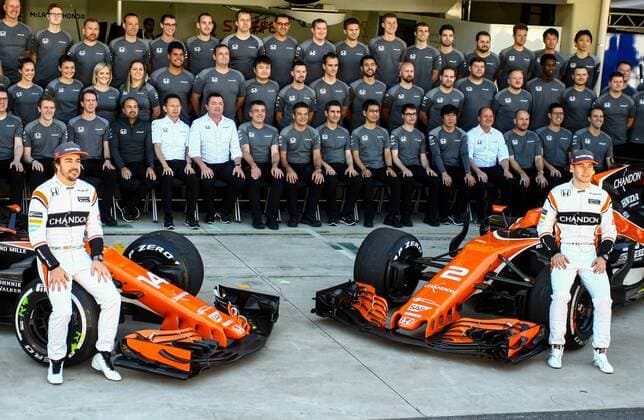 Grande Prêmio do Brasil de Fórmula 1 2017 SÃO PAULO, SP - 12.11.2017: GRANDE PRÊMIO DO BRASIL DE FÓRMULA 1 2017 - In the photo the pilots, Fernando Alonso and Stoffel Vandoorne of MCLAREN RACING, pose for the team& 39;ficial pal photoand Prix of Brazil of Formula 1 2017, this Sis Sunday (12) in the autodrome Jose Carlos Pace in Interlagos. (Photo: Aloisio Mauricio Fotoarena) x1425726x  AloisioxMauricio