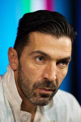 171112 Gianluigi Buffon under Italiens fotbollslandslags presskonferens den 12 november 2017 i Milano.  Copyright: JOELxMARKLUND BB171112JM011