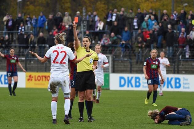 Soccer Women 1 Bundesliga Season 2017 18 8 Round 1 FFC Turbine Potsdam FC Bayern Munich Red Card against Verena Faißt No. 22 FC Bayern Munich 12 11 17 Copyright: xMichaelxHundtx xMatthiasxKochx