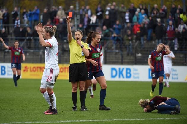 Soccer Women 1 Bundesliga Season 2017 18 8 Round 1 FFC Turbine Potsdam FC Bayern Munich Red Card against Verena Faißt No. 22 FC Bayern Munich 12 11 17 Copyright: xMichaelxHundtx xMatthiasxKochx