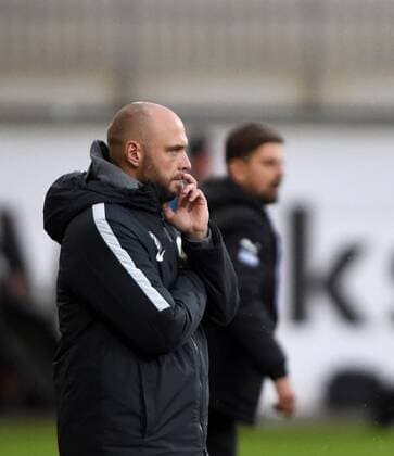 Stefan Lerch Coach coach Wolfsburg 171112 WOLFSBURG GERMANY Football League Women Bundesliga 8 Gameday VfL Wolfsburg vs 1 FFC Frankfurt on 12 November 2017 in AOK Stadium in Wolfsburg Germany xPW001F2Px