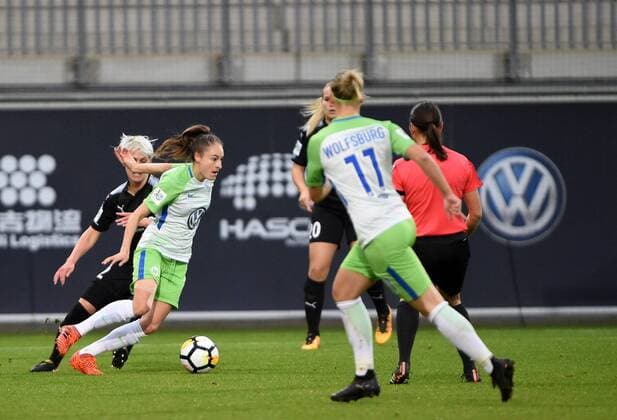 Tessa Wullaert Wolfsburg 10 171112 WOLFSBURG GERMANY Football League Women Bundesliga 8 Gameday VfL Wolfsburg vs 1 FFC Frankfurt on 12 November 2017 in AOK Stadium in Wolfsburg Germany xPW001F2Px