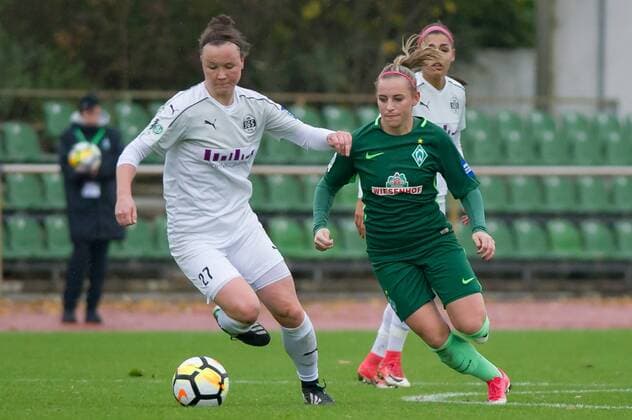 v li Marina Hegering SGS Essen 27 in duel with Cindy König Koenig SV Werder Bremen 11 Soccer Allianz Women Bundesliga SV Werder Bremen SGS Essen xobx
