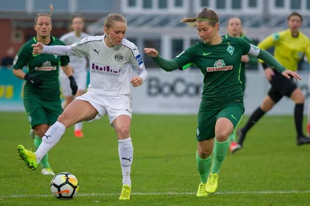 v left Turid Knaak SGS Essen 33 in duel with Marie Louise Eta SV Werder Bremen 6 Football Allianz Women Bundesliga SV Werder Bremen SGS Essen xobx