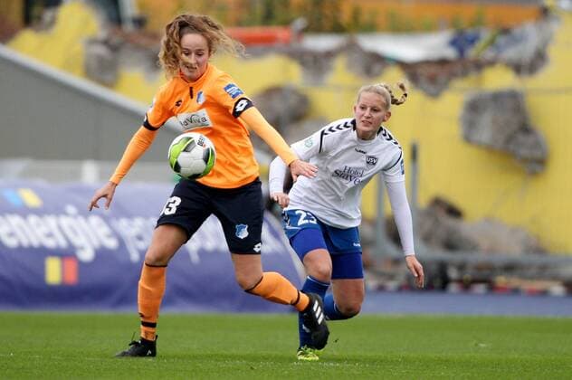 GER 1 Bundesliga Women FF USV Jena vs TSG Hoffenheim 12 11 17 Jena Ernst Abbe Sportfeld GER Allianz Women Bundesliga 1 Bundesliga Women Season 2017 2018 08 Round FF FF JV vs TSG Hoffenheim in the picture Maren Marie Tellenbröker Jena against Fabienne Dongus Hoffenheim