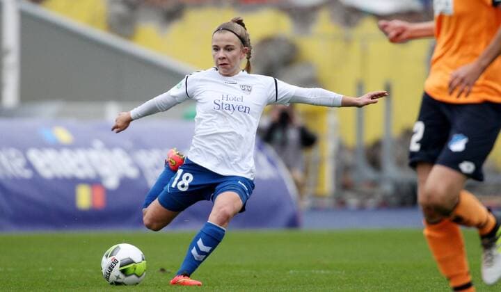 GER 1 Bundesliga Women FF USV Jena vs TSG Hoffenheim 12 11 17 Jena Ernst Abbe Sportfeld GER Allianz Women Bundesliga 1 Bundesliga Women Season 2017 2018 08 Round FF FF JV vs TSG Hoffenheim in the picture Annika Graser Jena