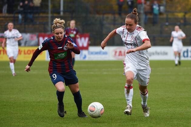 Soccer Women 1 Bundesliga Season 2017 18 8 Round 1 FFC Turbine Potsdam FC Bayern Munich Svenja Huth Nr 9 1 FFC Turbine Potsdam Gina Lewandowski No 2 FC Bayern Munich 12 11 17 Copyright: xMichaelxHundtx xMatthiasxKochx