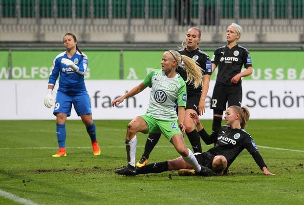 VfL vs Frankfurt Women Wolfsburg Germany 12 11 2017 FOOTBALL VfL Wolfsburg vs 1 FFC Frankfurt 1 Allianz Women Bundesliga Season 2017 18 Image shows Pernille Harder VfL Wolfsburg scores goal for Wolfsburg