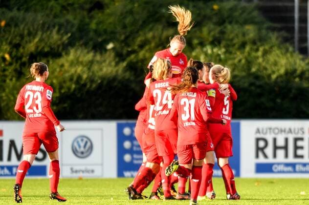 Cheering Happy celebrate cheer Goal Celebration 1 FC Köln 0 1 Soccer Allianz Women Bundesliga MSV Duisburg 1 FC Köln xmkx